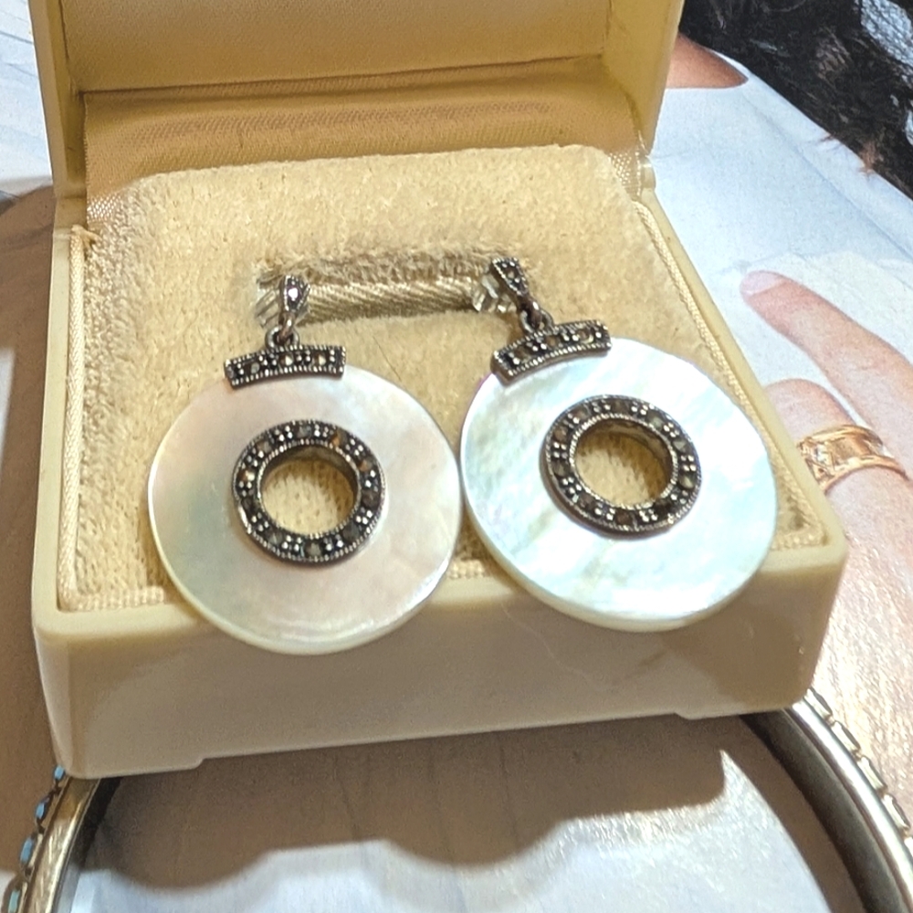 Antique Art Deco Mother of Pearl Marcasite Sterling Silver Bullseye Earrings - Picture 6 of 6